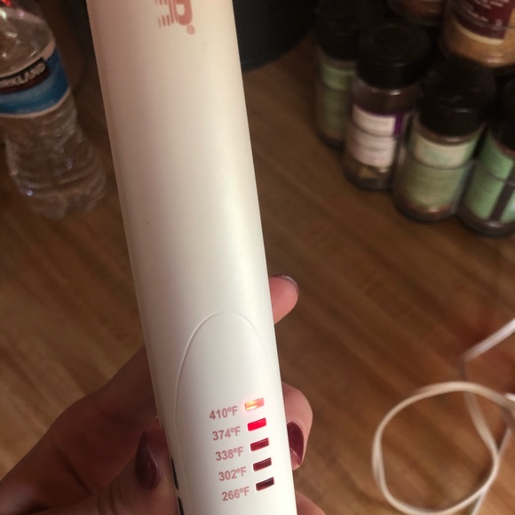 Straightener - Picture 2 of 2